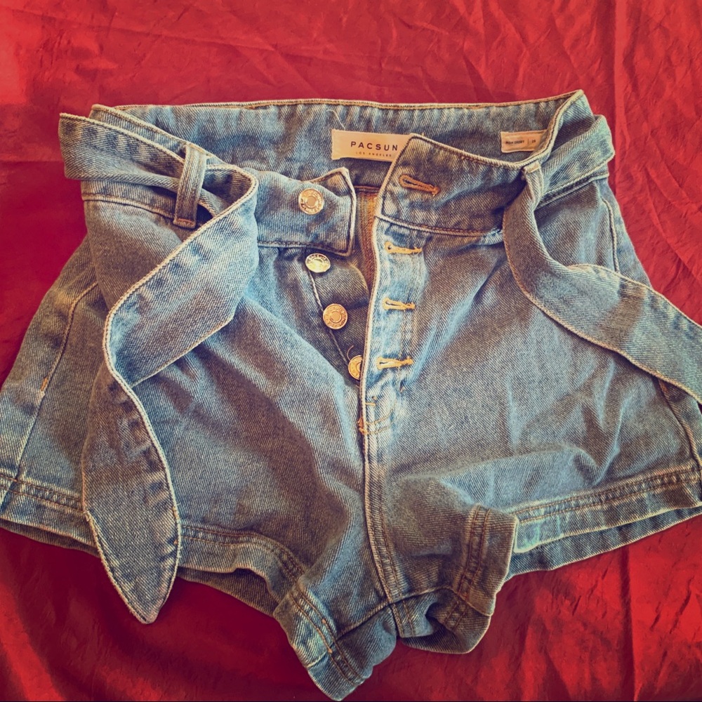 Pac Sun Mom Jean Shorts- 26